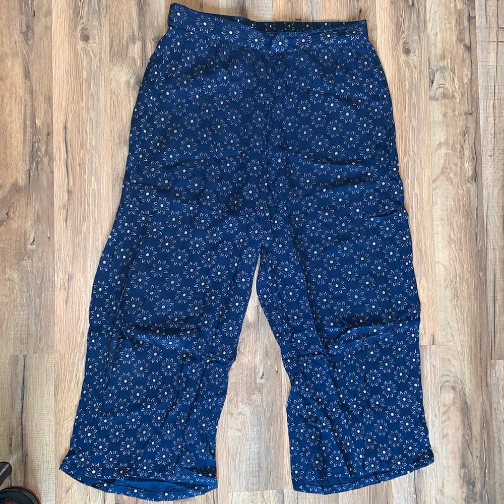 Loose-fitting Floral Pants